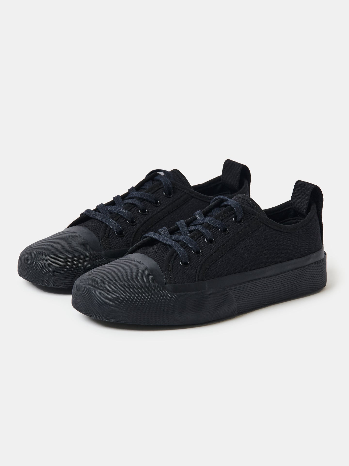 BYRD CANVAS SHOE IN DARKEST NAVY