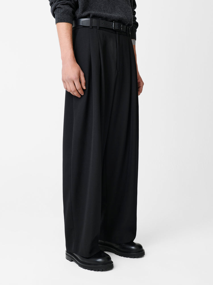 LINE PANT IN BLACK