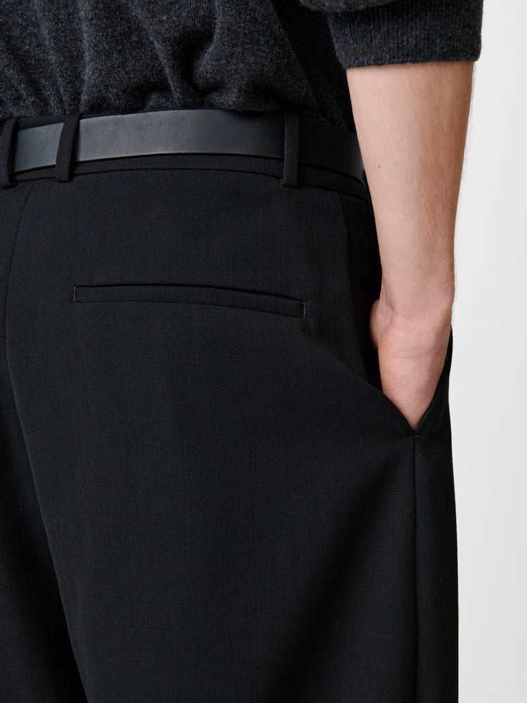 LINE PANT IN BLACK