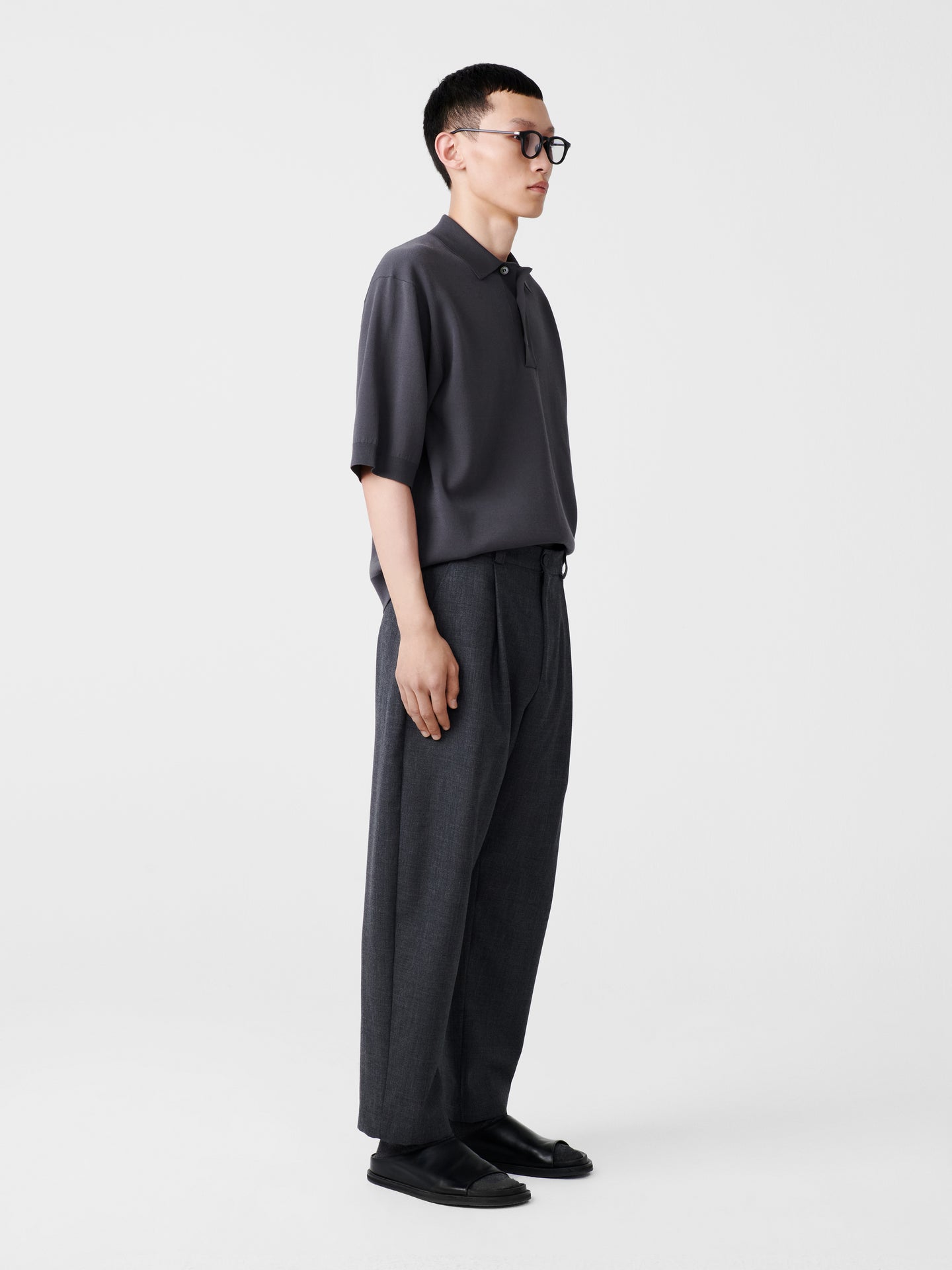 TUCK TROPICAL WOOL PANT IN TARMAC