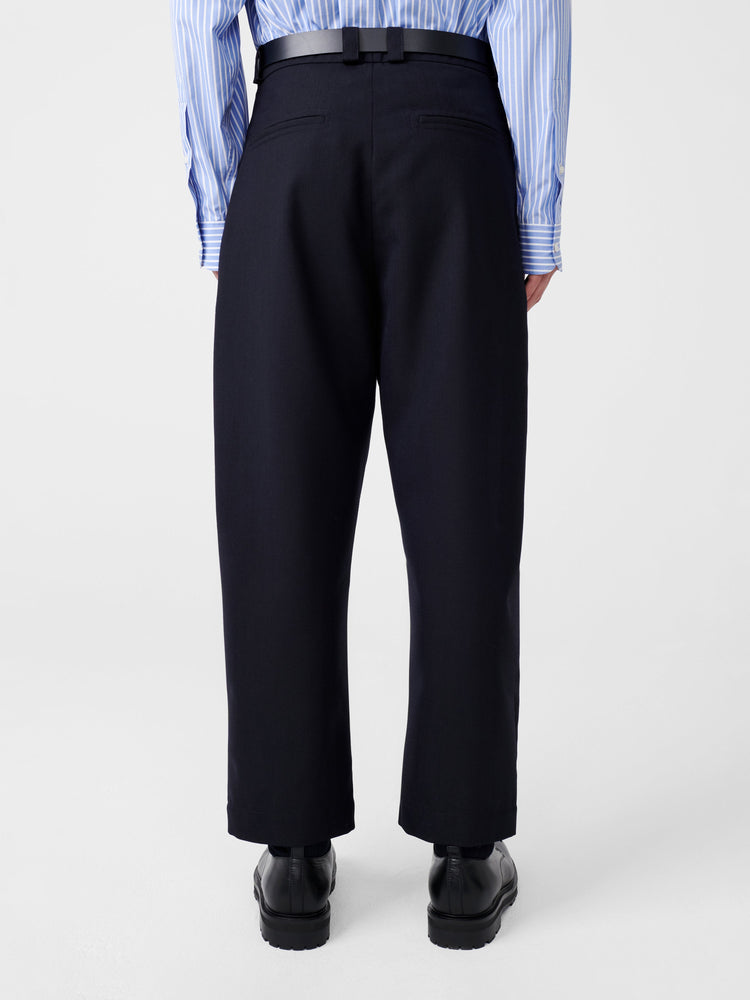 TUCK TROPICAL WOOL PANT IN DARKEST NAVY