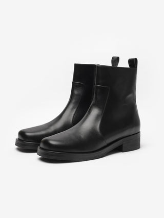 MEN'S SQUARE BOOT IN BLACK