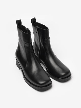 MEN'S SQUARE BOOT IN BLACK